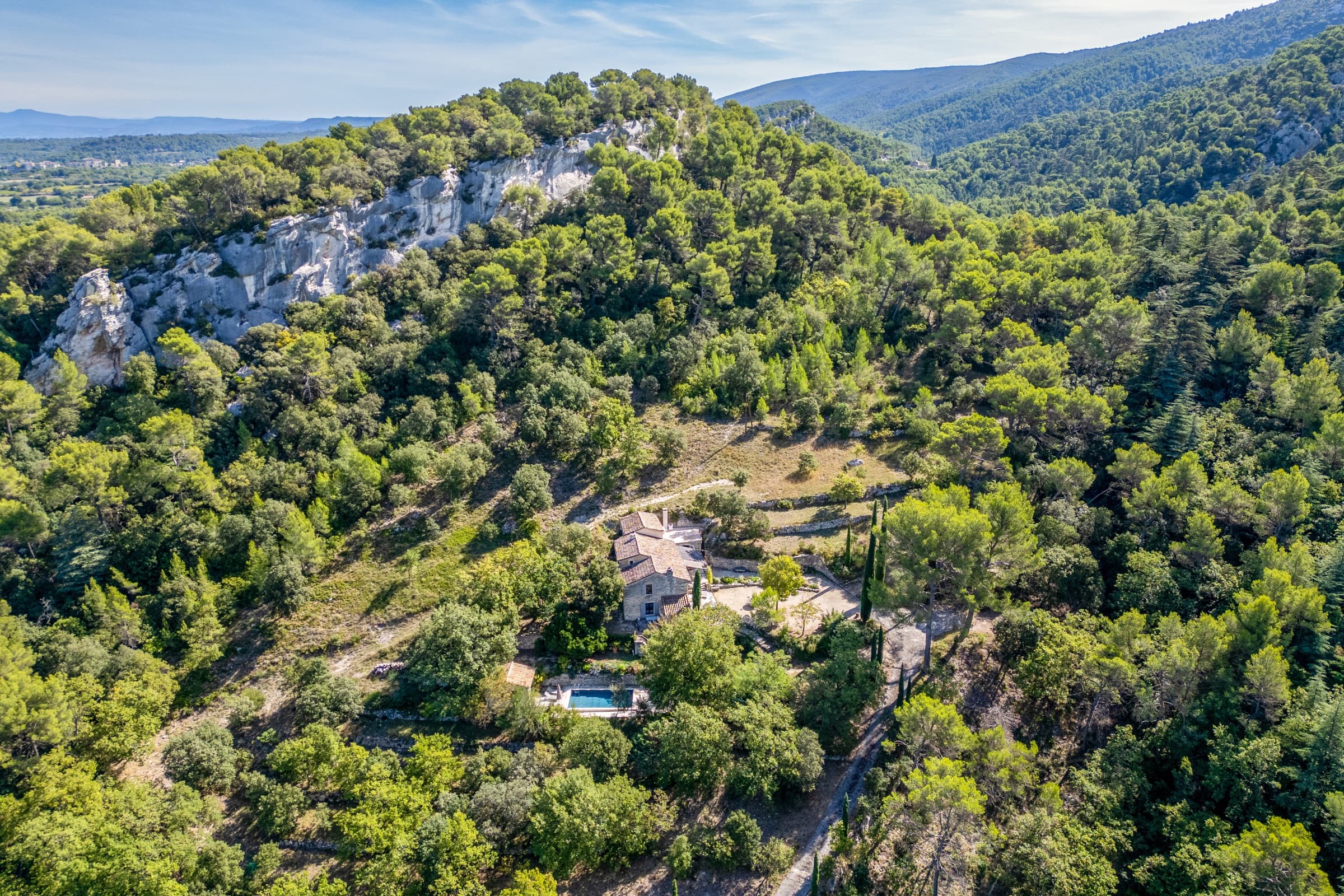 Mas d'Exception du XVIIᵉ siècle avec piscine au Cœur du Luberon — photo 2
